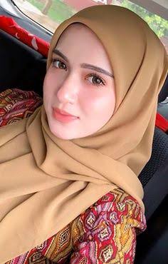 👩‍🦰 Puan Aina